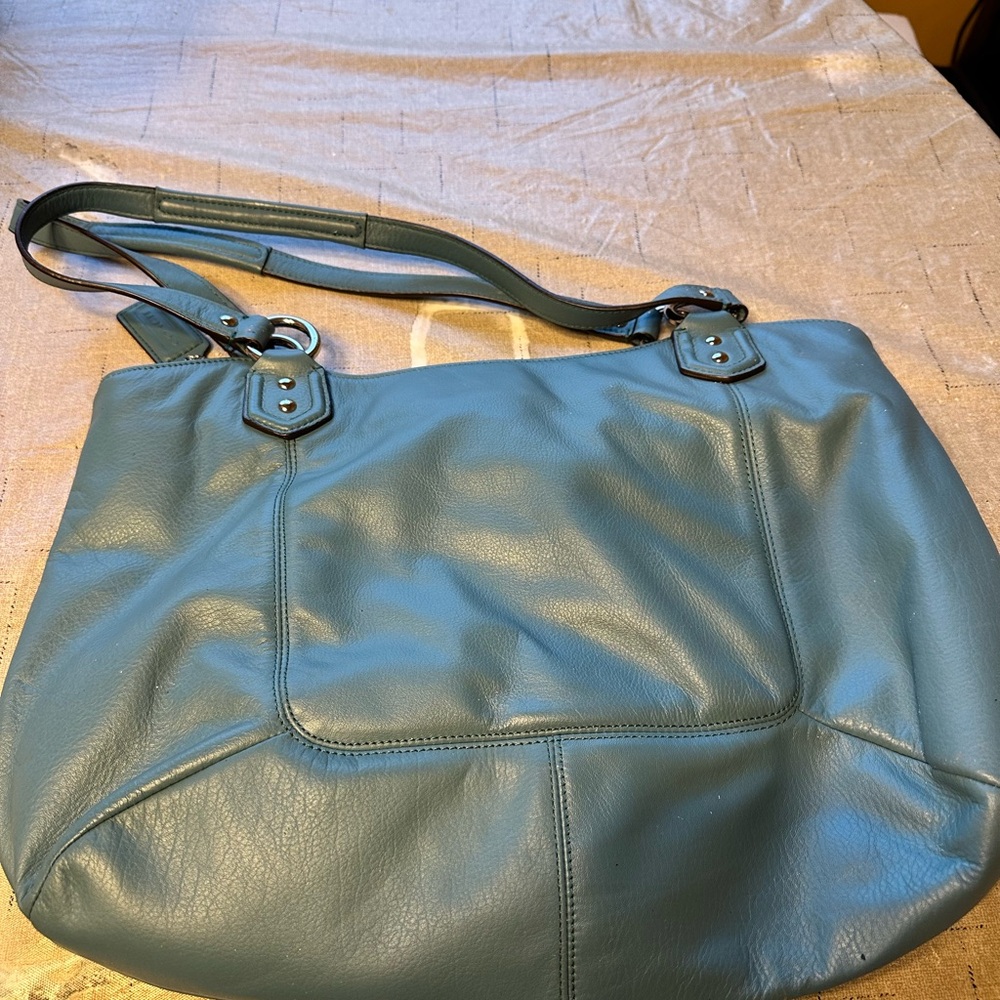 Elegant Blue Leather Coach Shoulder Bag - Picture 2 of 3